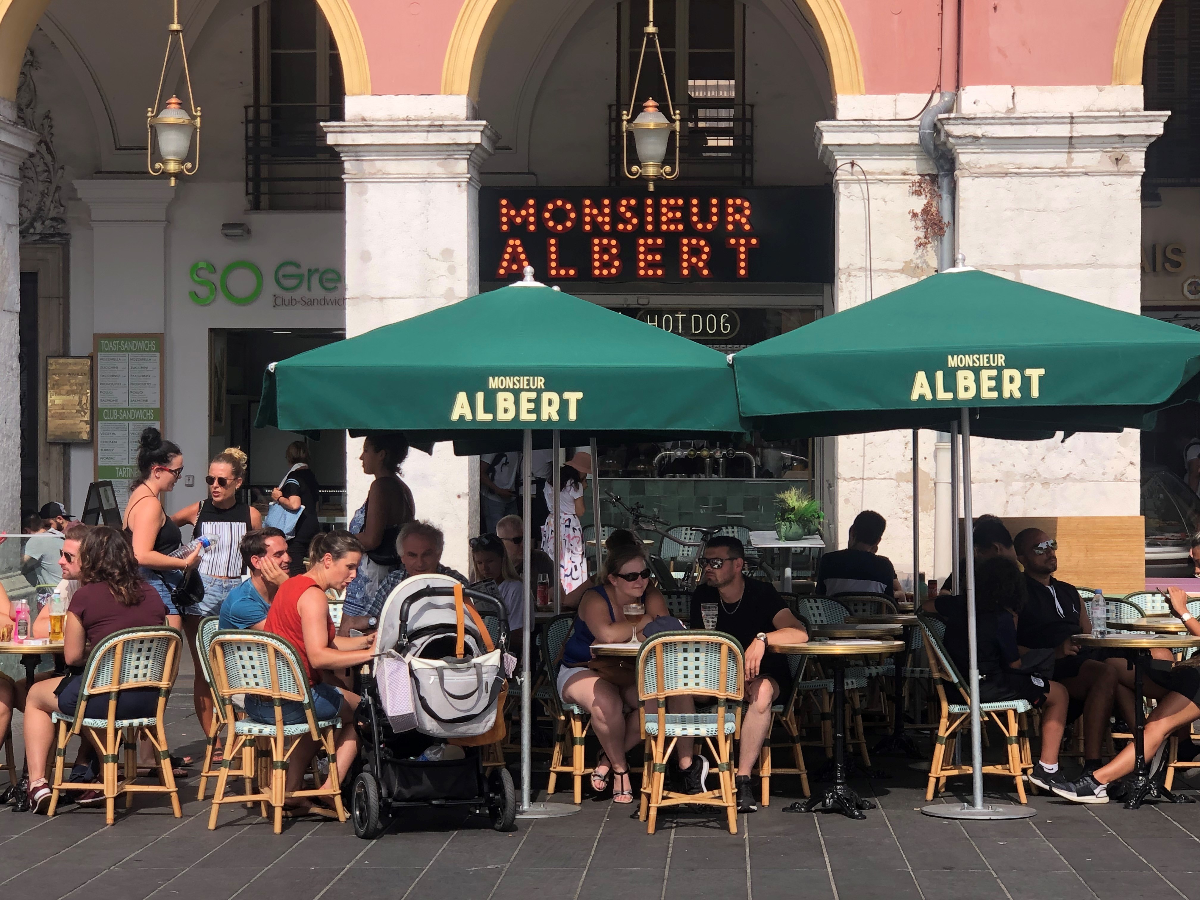 Monsieur Albert - Créateur de Hot-dogs à la Française - Nos établissements - Nice place Masséna
